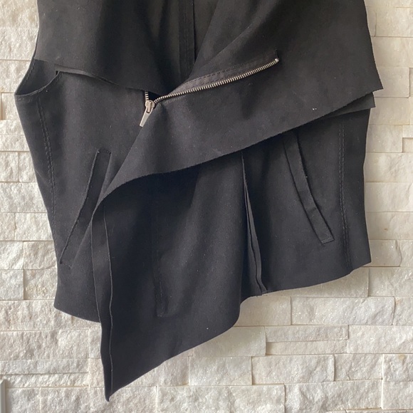 BCBG MAXAZARIA | Black Suede Vest | LG - Picture 3 of 7